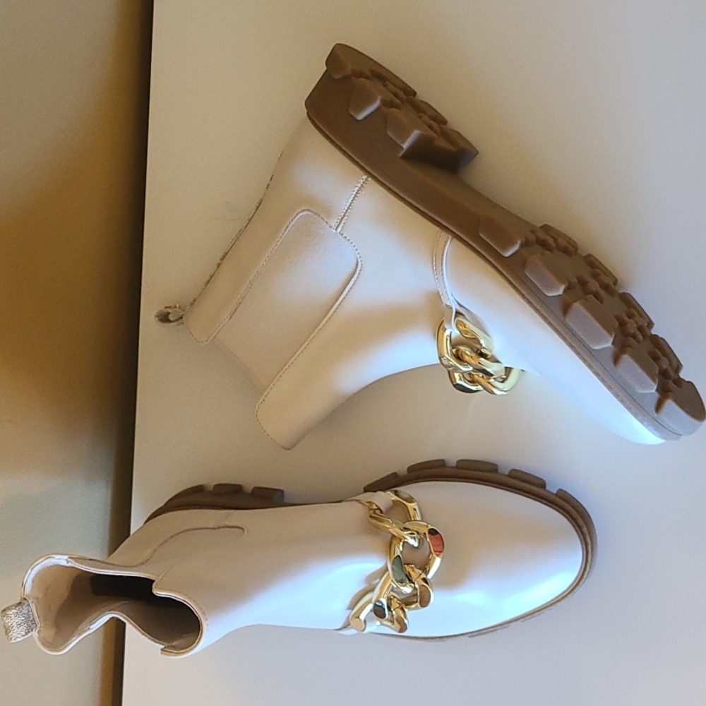 Michael Kors Leather Chain Boots 9 - Picture 2 of 7